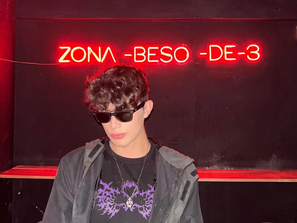 Czat XXX offline – AdamDayt