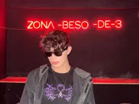 Модель AdamDayt