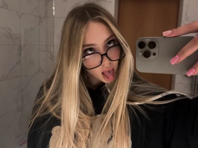 DanOstertag Live Cam on StripChat