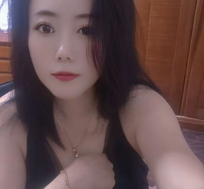 xirui-13 Adlı Modelin Çevrimdışı XXX Sohbeti