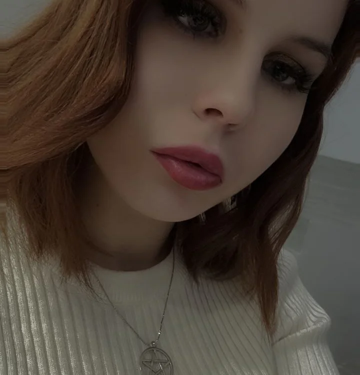 ElletteFrary's Offline Chat Room