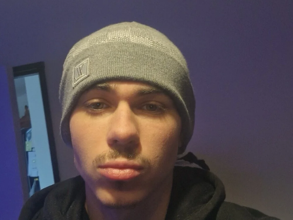 Bizzy-neo's Offline Chat Room