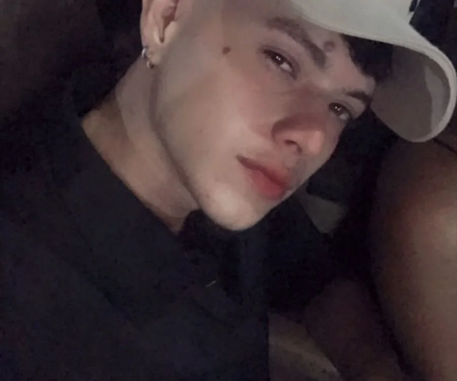 Miya4200's Offline XXX Chat