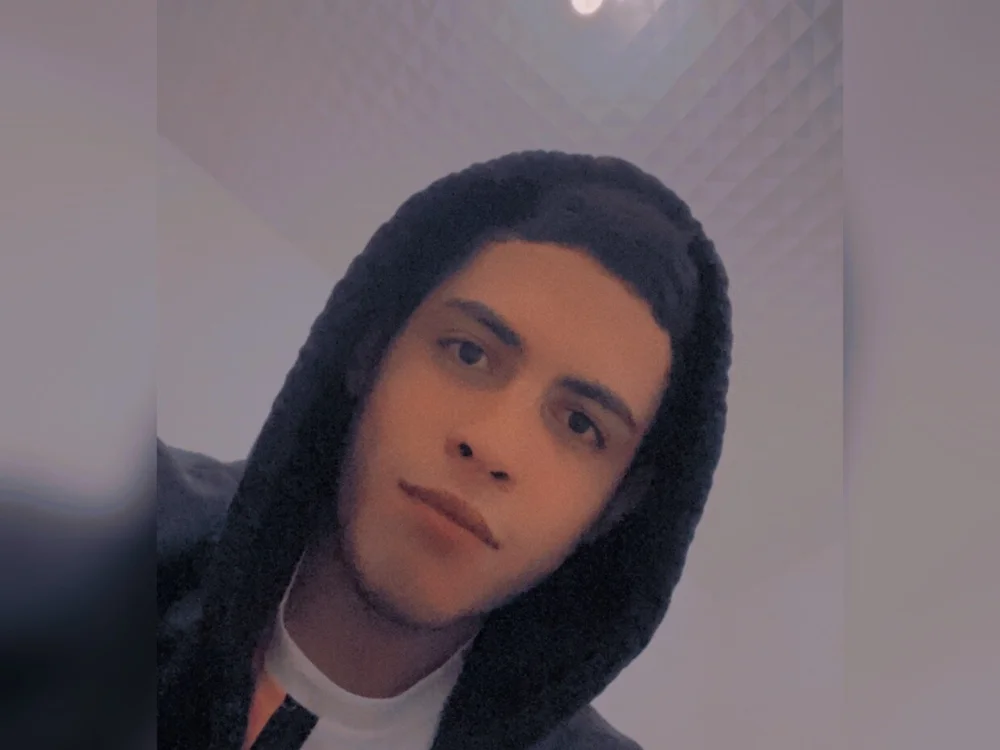 Colombiano2601's Offline Chat Room