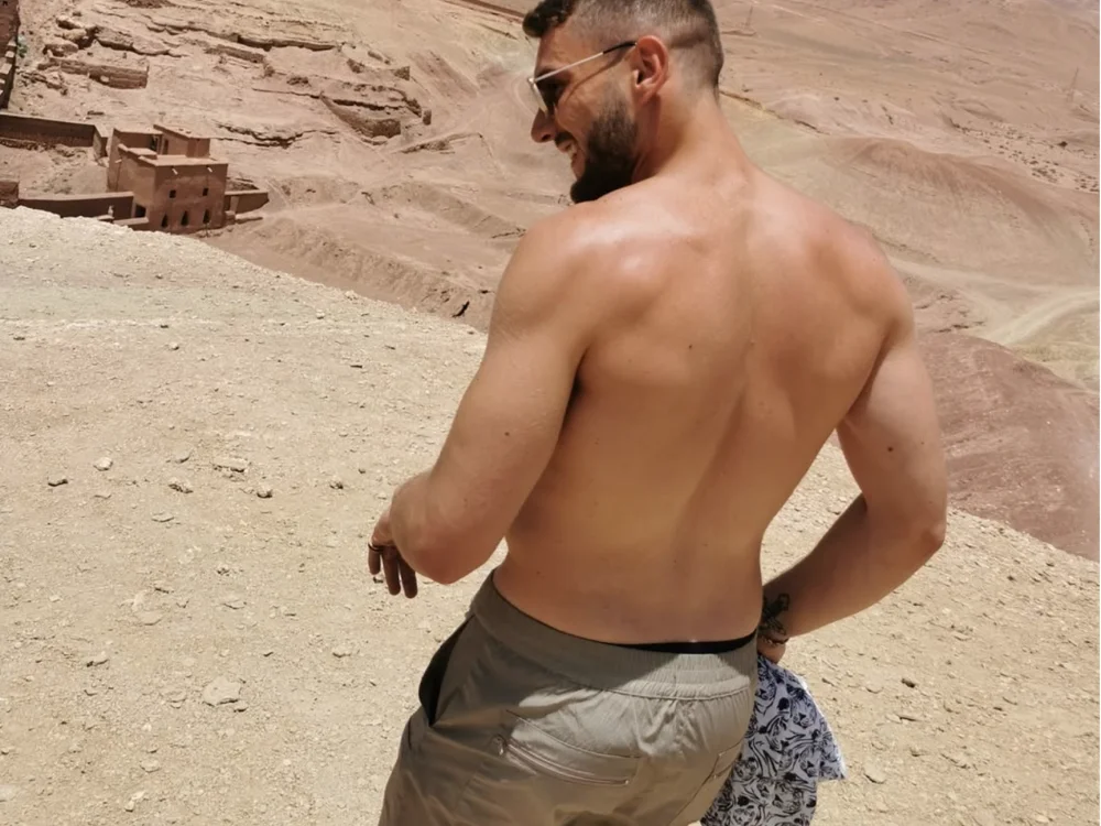 SweetBoyToyn Offline XXX chat