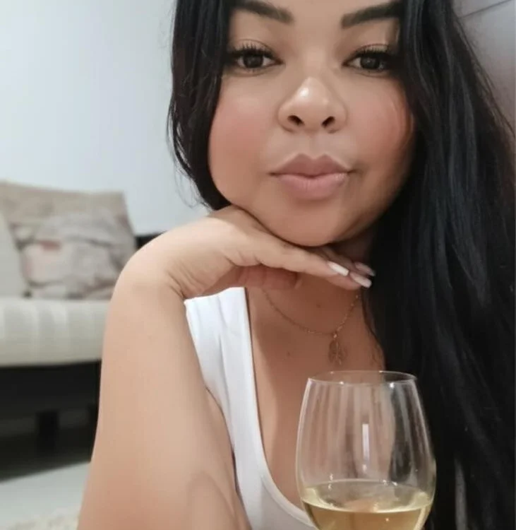 solene09 Offline XXX Chat