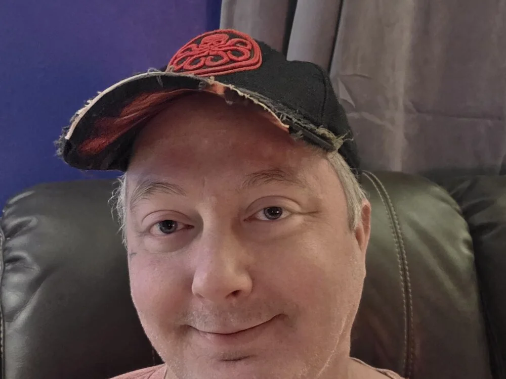 Emichael1983's Offline XXX Chat