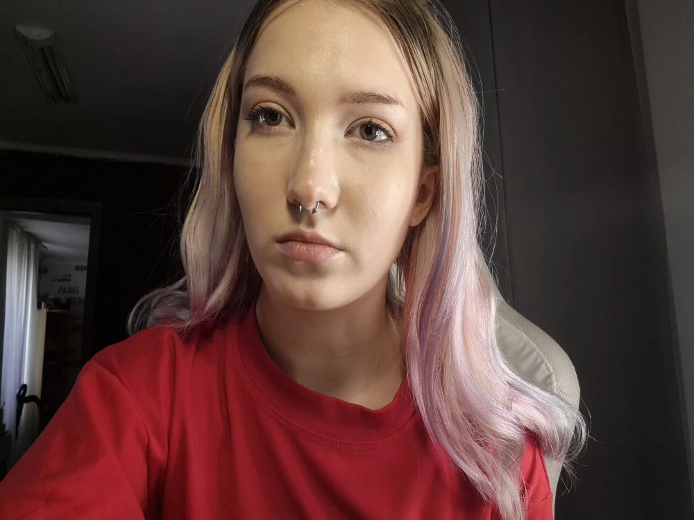 EmilyMeno's Offline Chat Room