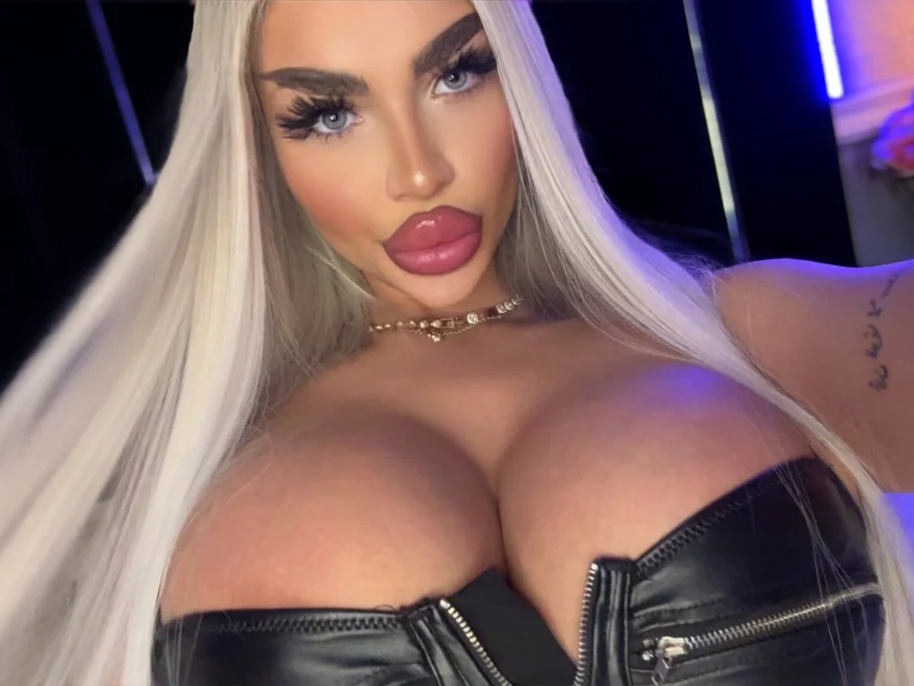 ChrystalCade Chat XXX offline