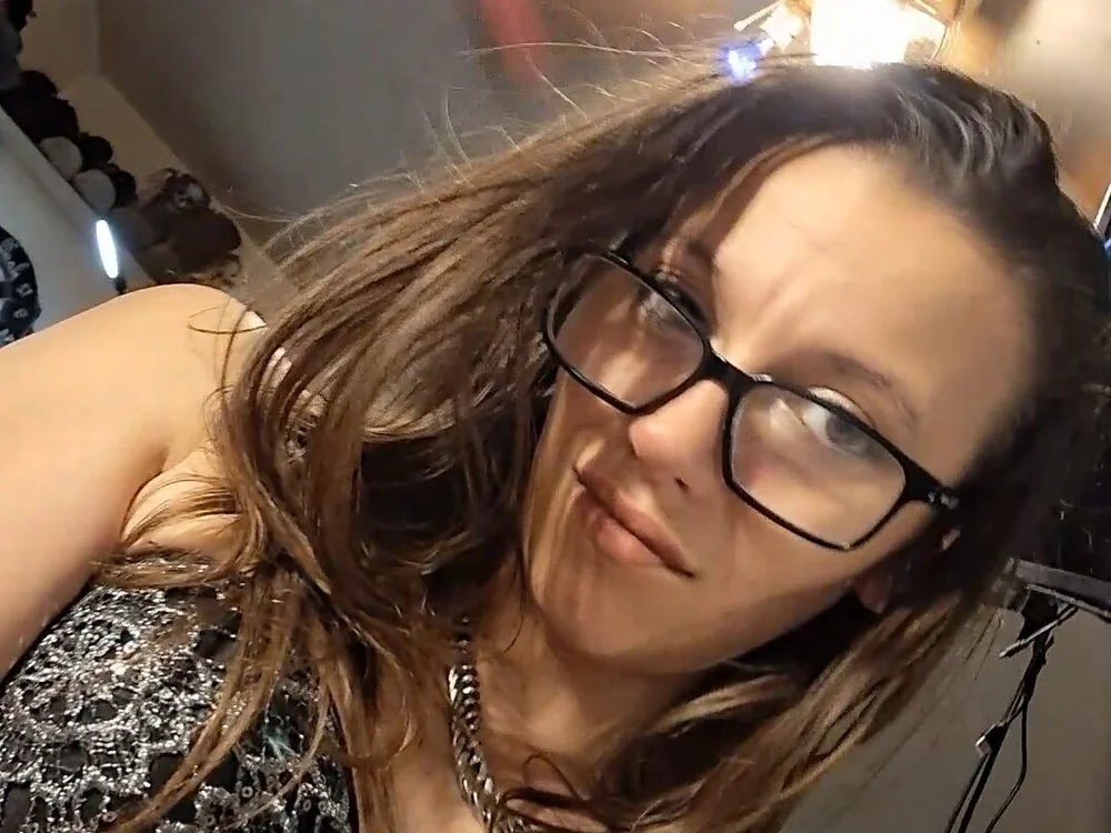 JEWELS21's Offline Chat Room