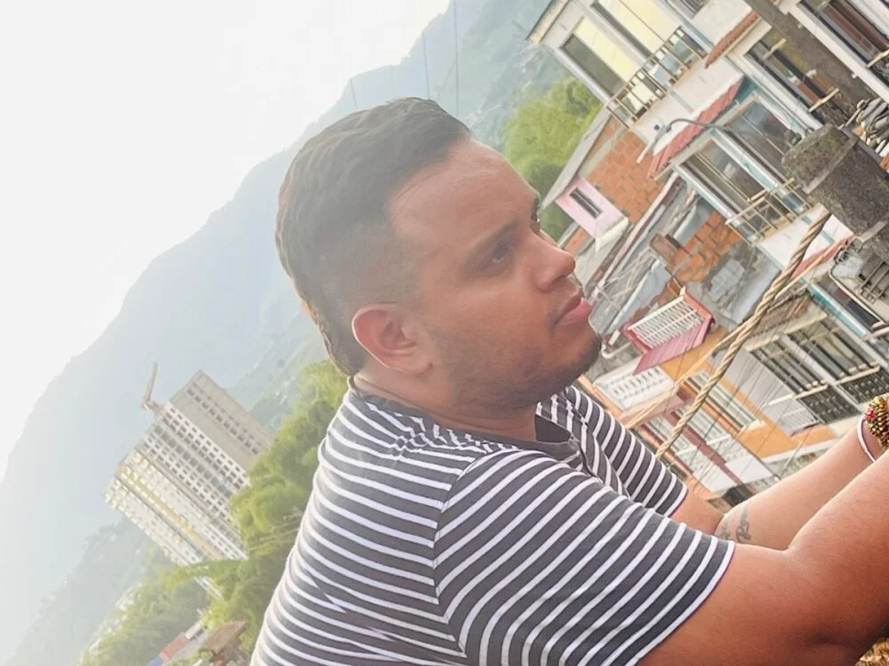 Jay_Kross Offline XXX-Chat