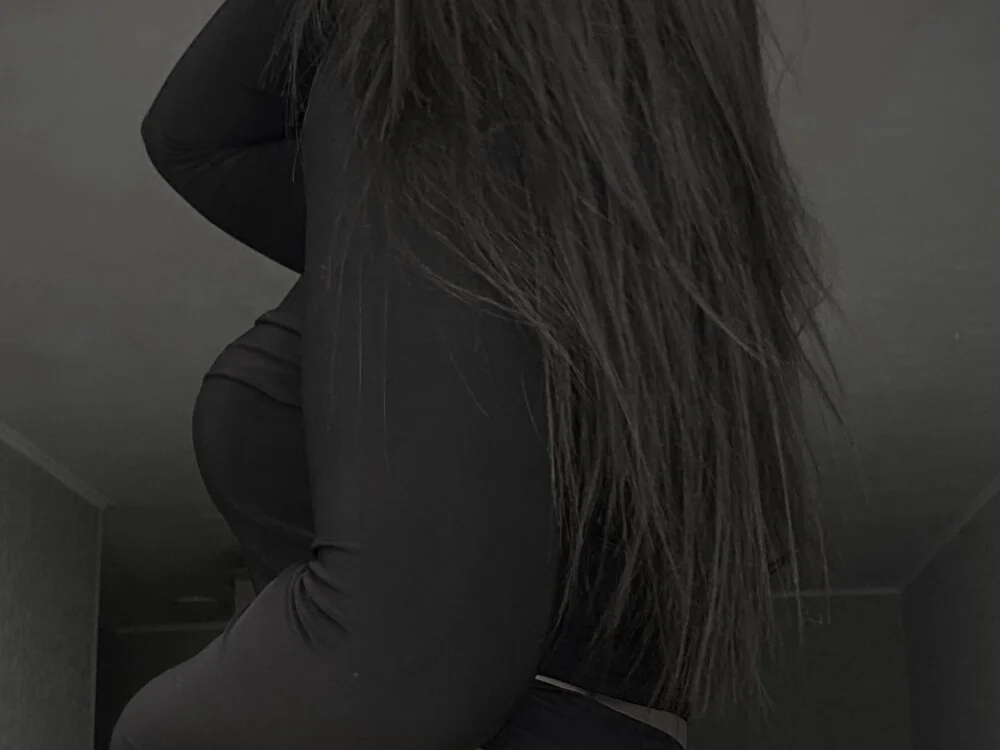 Erikka__ Offline XXX-Chat