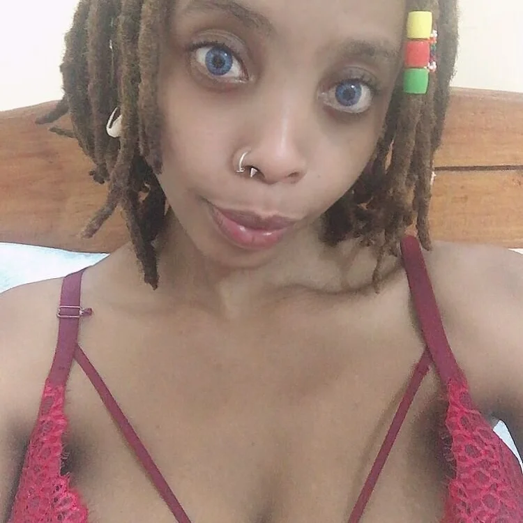 Hippy_melody's Offline Chat Room
