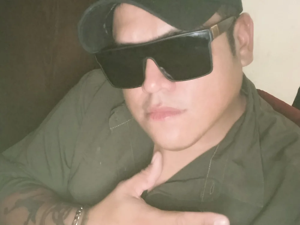 El_Reyven's Offline Chat Room
