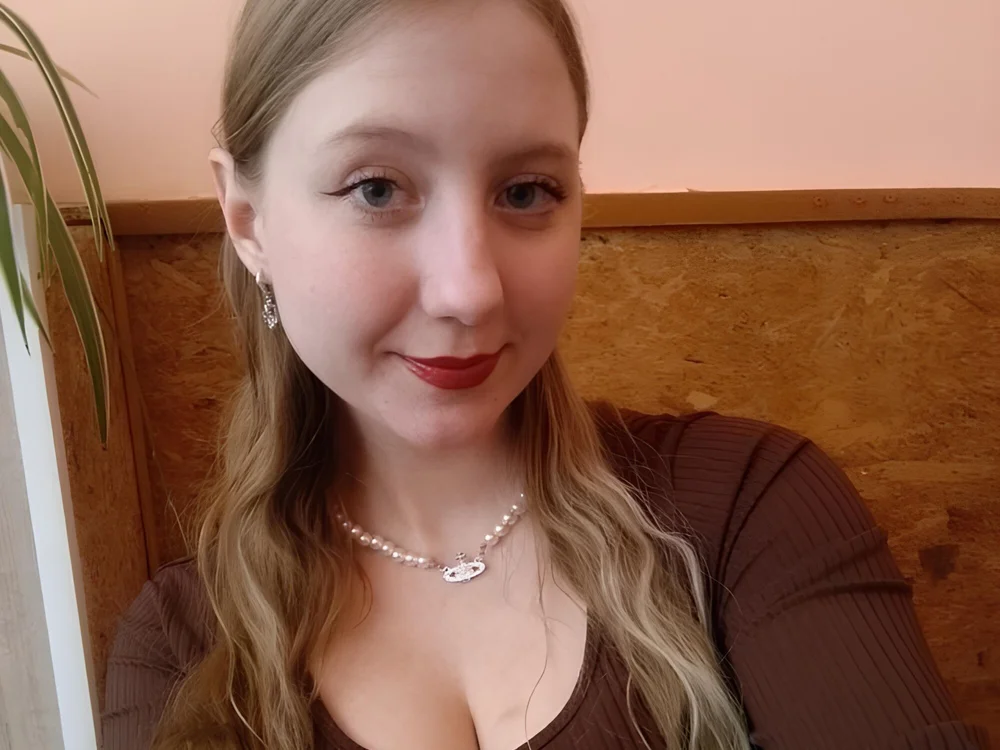 CarynFlaryn's Offline Chat Room