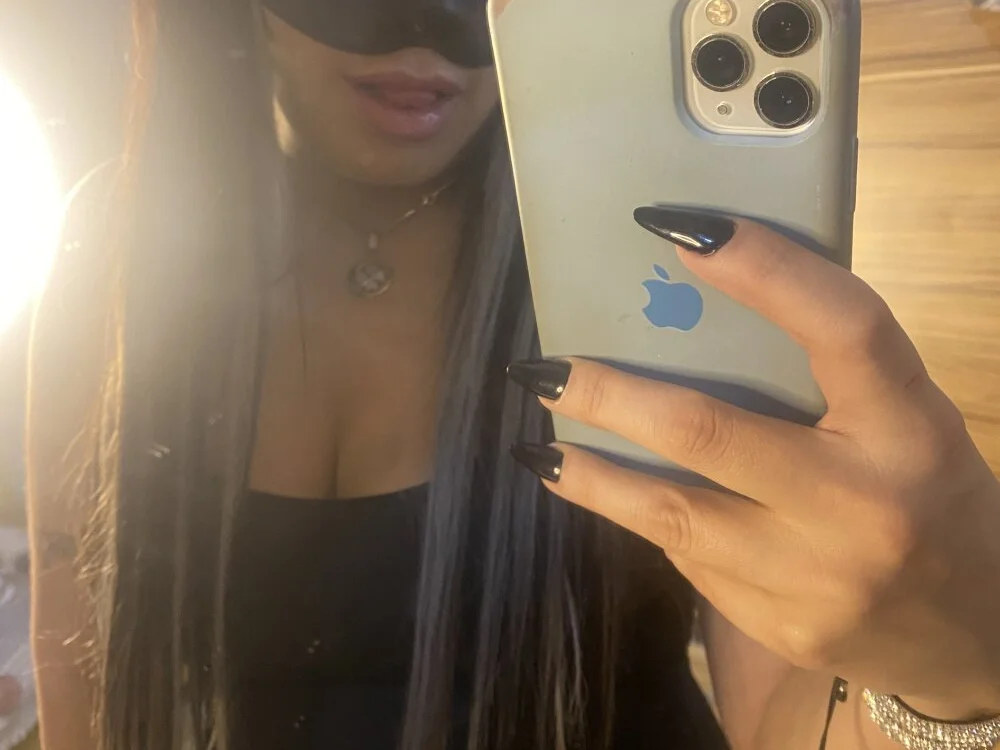 MelisaSu Adlı Modelin Çevrimdışı XXX Sohbeti