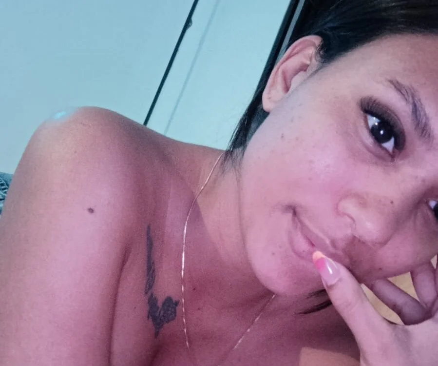 Ivonee23 – Offline XXX chat