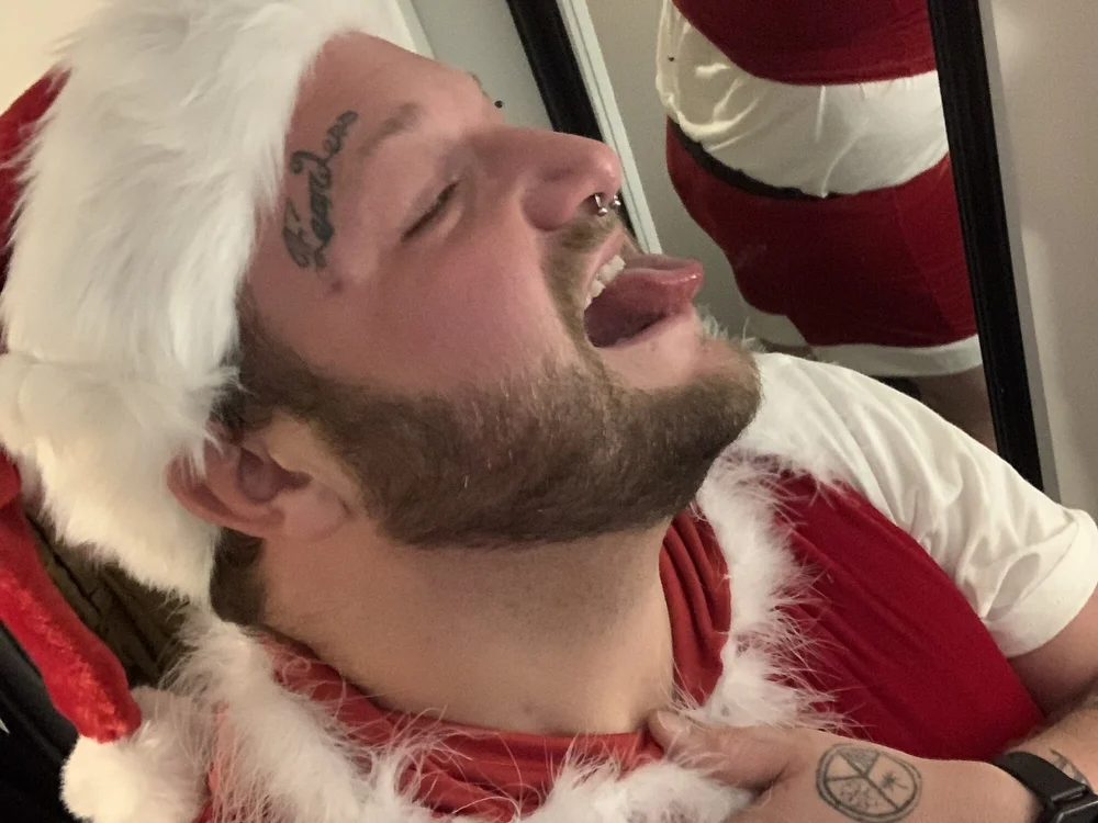 fatbottomedboy's Offline Chat Room