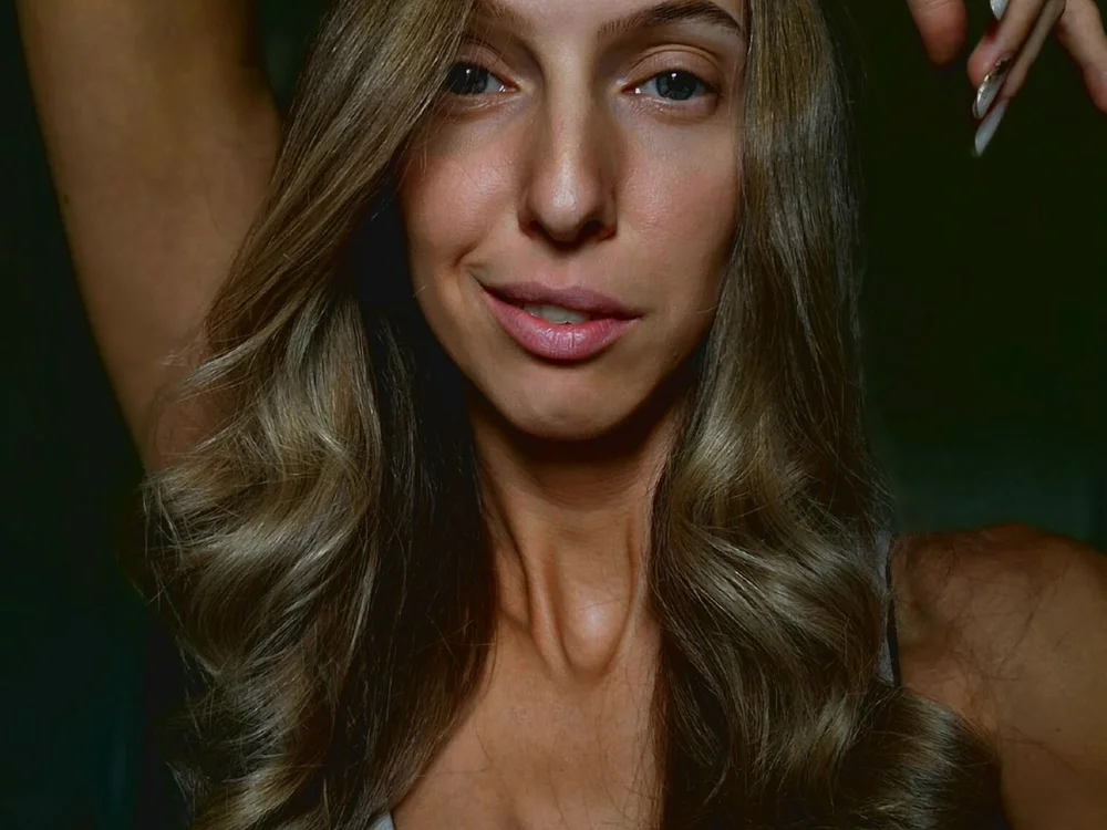 Alena_Bellan Offline chat-huone