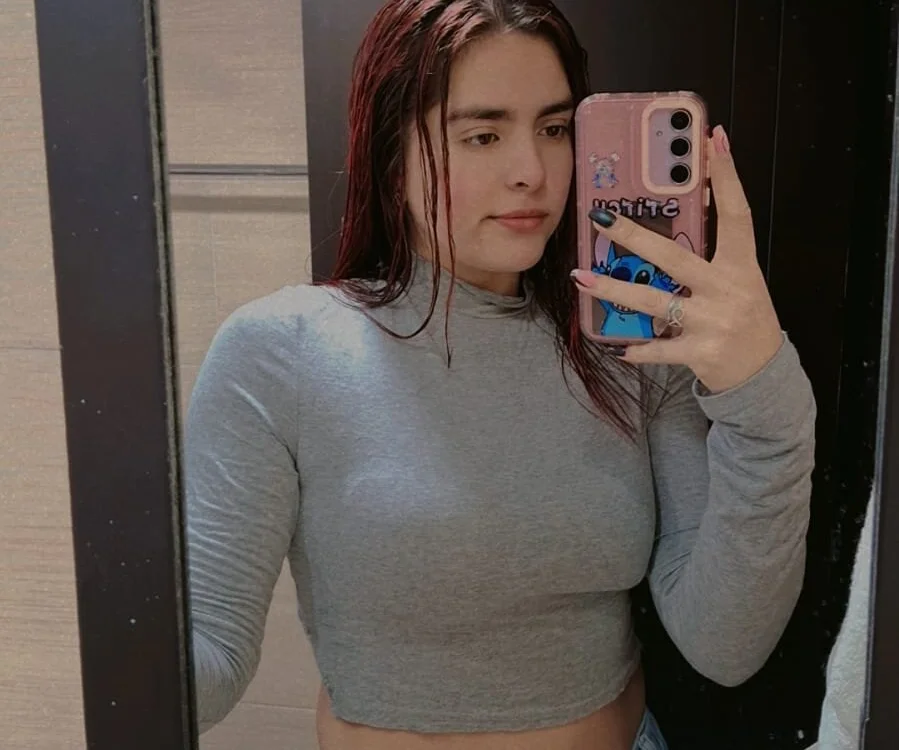 Marianna_r_ অফলাইন XXX চ্যাট