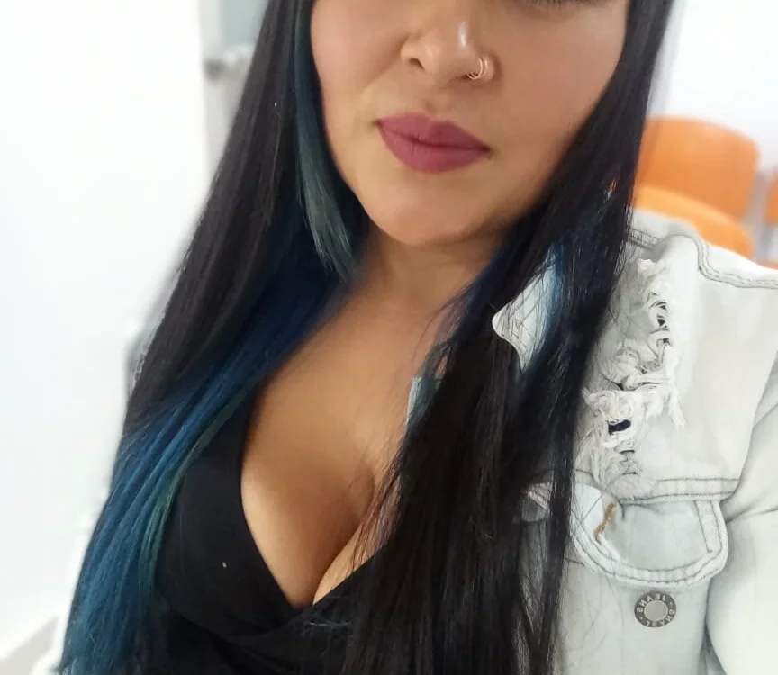 sweet_miaa23's Offline XXX Chat
