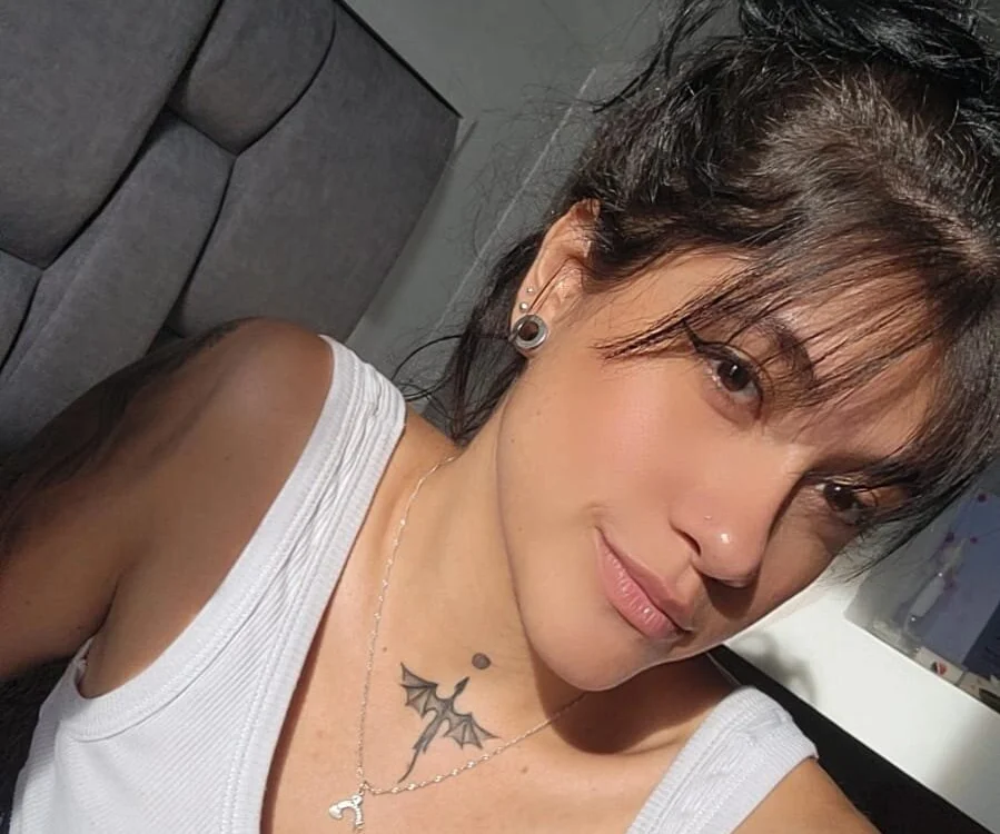 evelyn_samantha's Offline XXX Chat