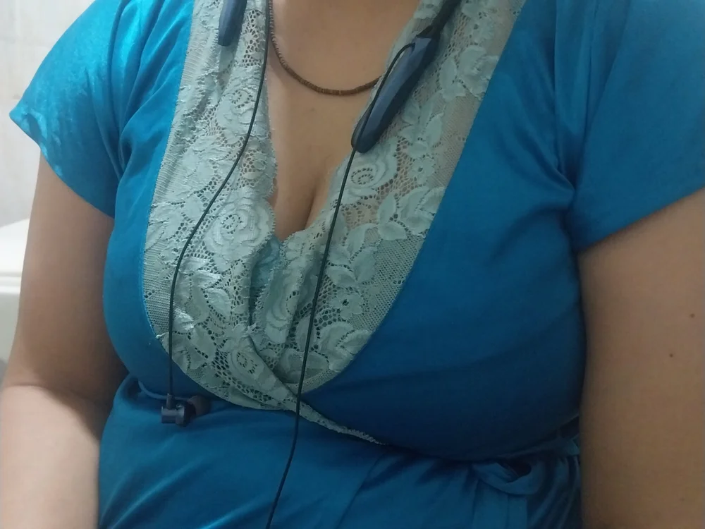 HotNancyBhabhi's Offline XXX Chat