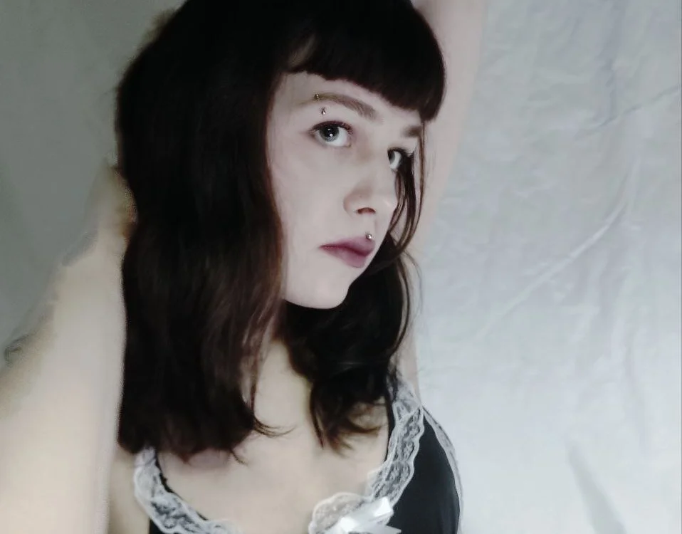 Kaycy_Blunt's Offline Chat Room