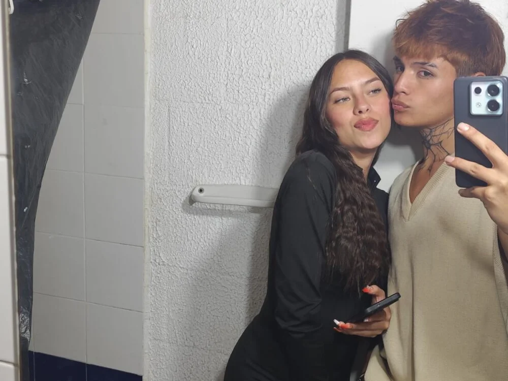 Escarlet_Abel-06's Offline XXX Chat