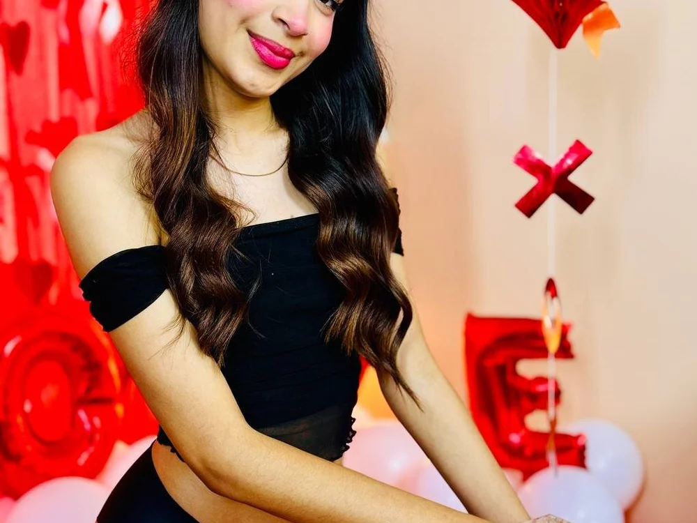 Amara_Lewitt's Offline Chat Room