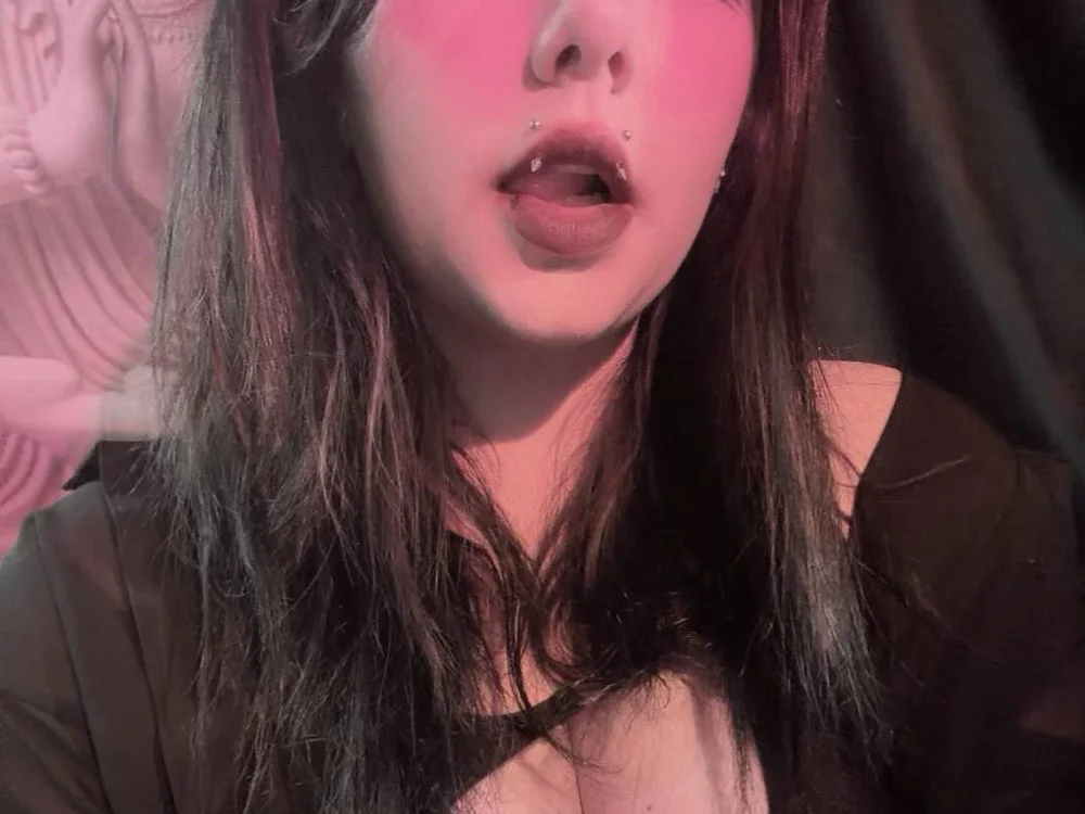 دردشة kitsune_vamp الجنسية دون اتصال