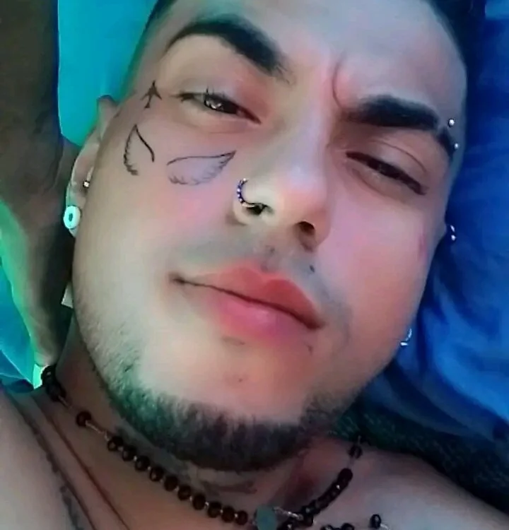 Eduardo_vega123's Offline XXX Chat