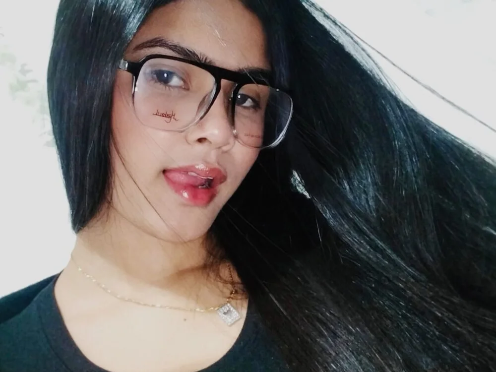 Violet_Collins1 offline XXX-chat