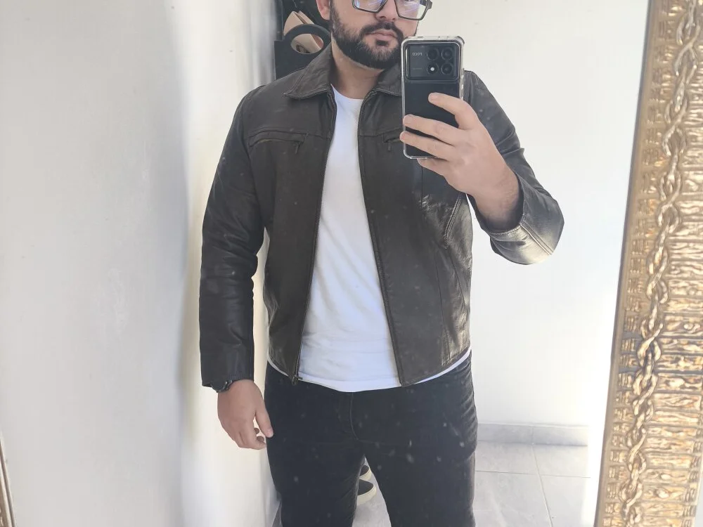 NoahRJ1's Offline XXX Chat