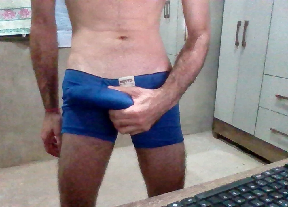 DrewCarvz Offline XXX-chat