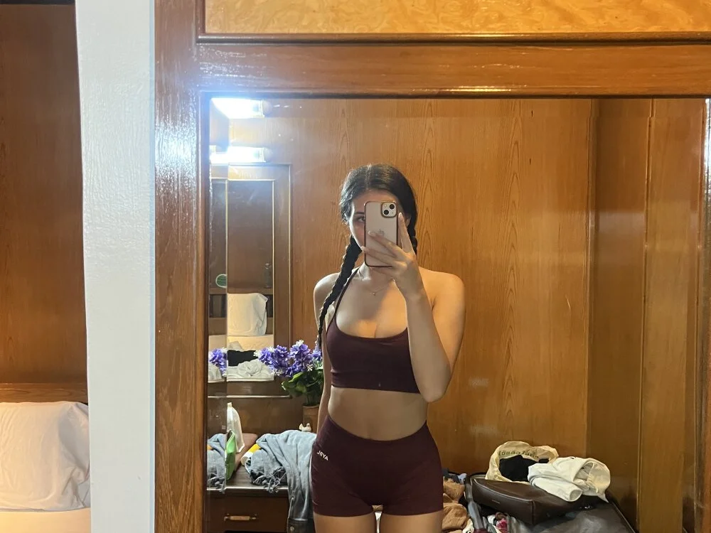 Ellamay06's Offline XXX Chat