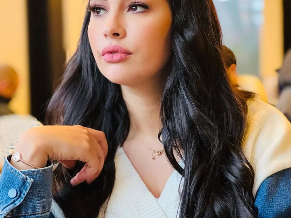 maya-r's Offline Chat Room