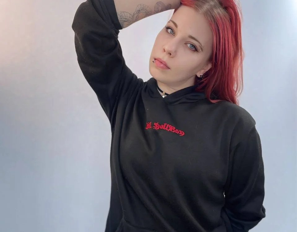 MintaTores' Offline Chat Room