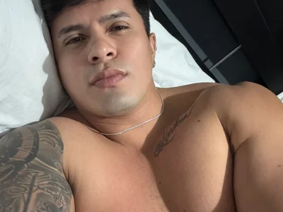Yoe_and-Alex Male Outdoor Sex Cam
