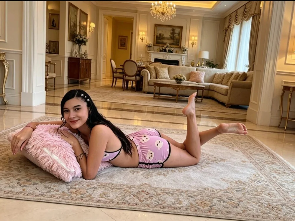 LilyMillers_'s most recent online preview