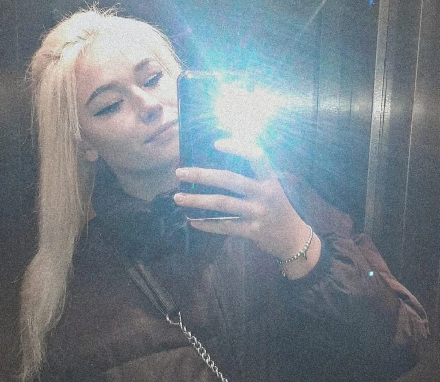 BlondyEl's Offline XXX Chat