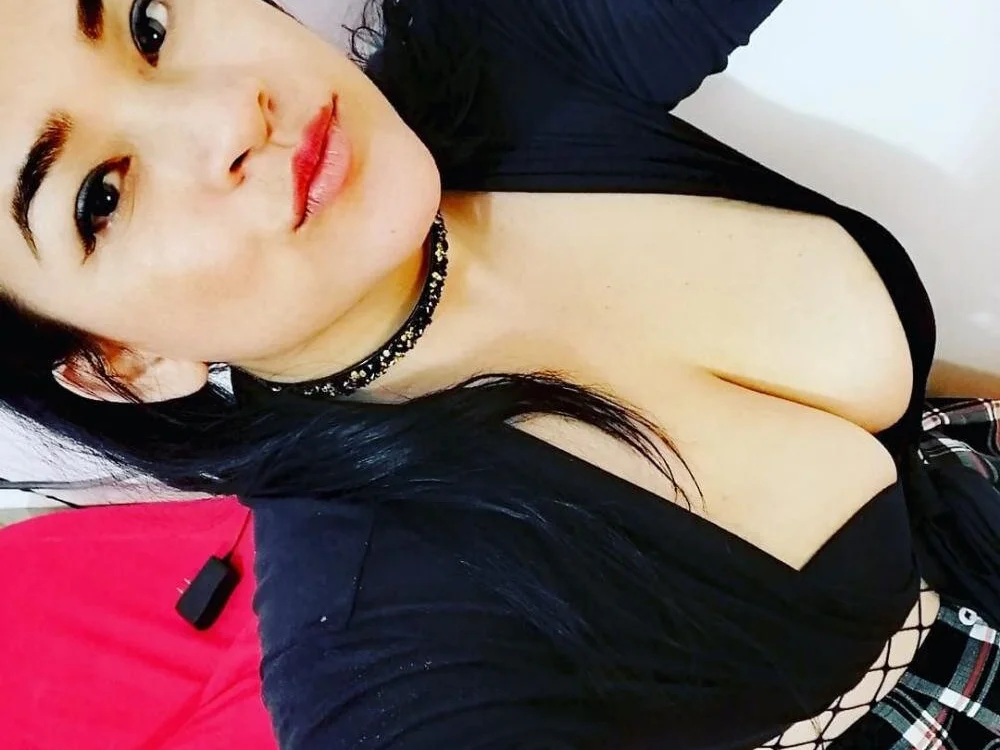 nightlady1100's Offline XXX Chat