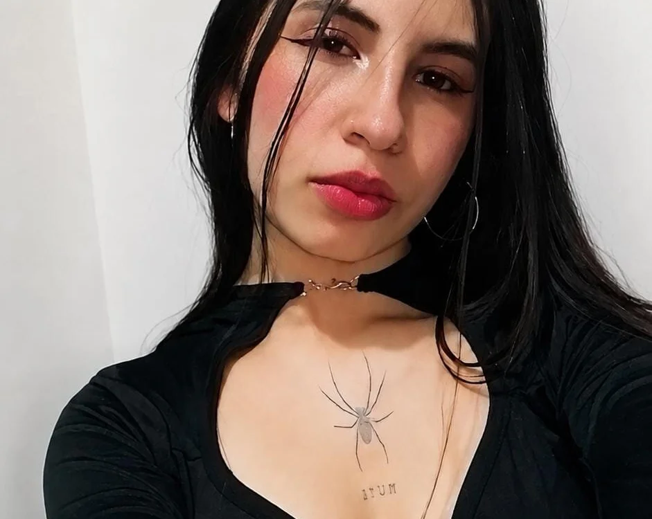 EmmillyQueen Cameră chat offline