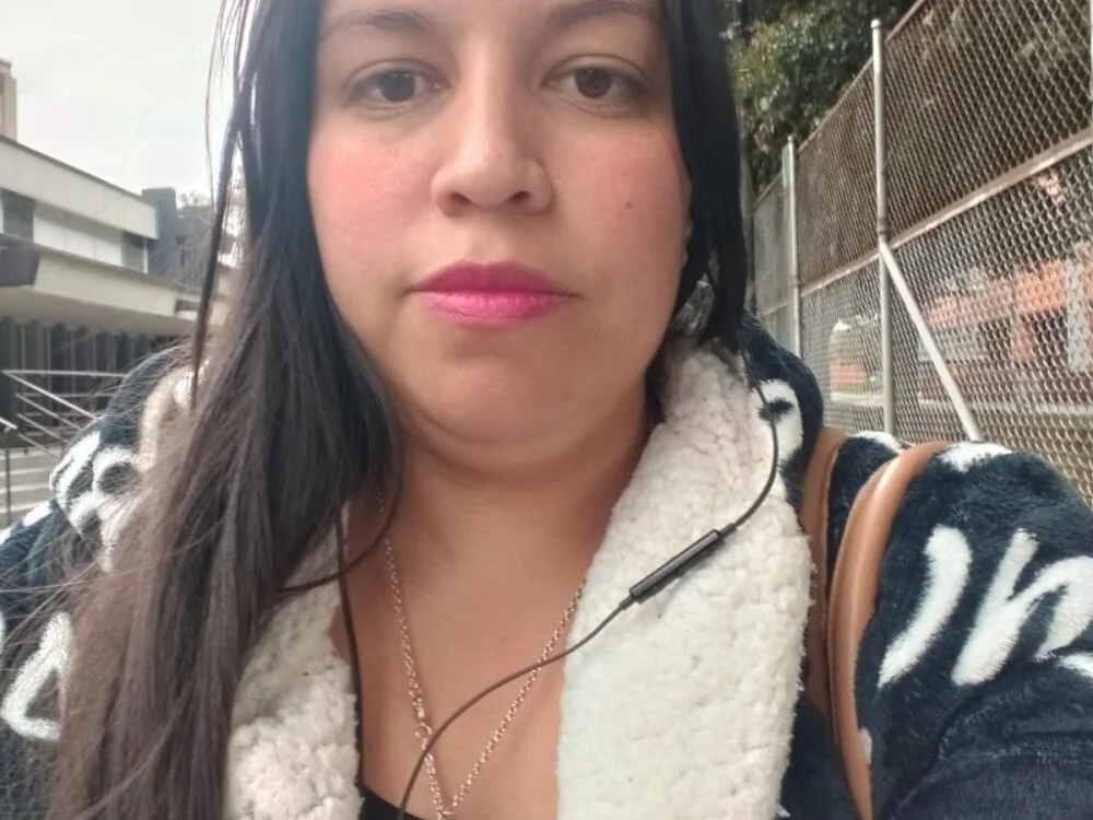 coraline_luxers707 Offline XXX-chat