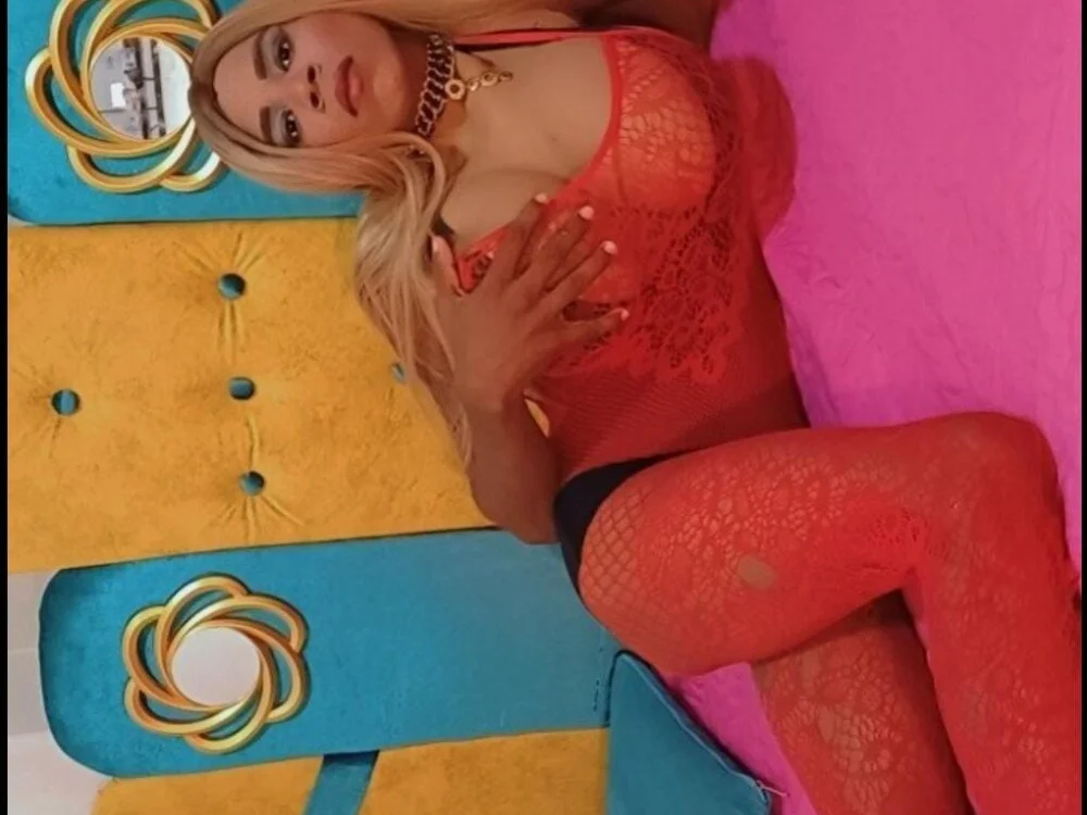 analaura12's Offline XXX Chat