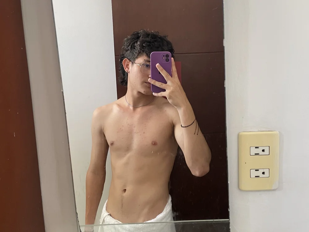 Julien_90's Offline XXX Chat