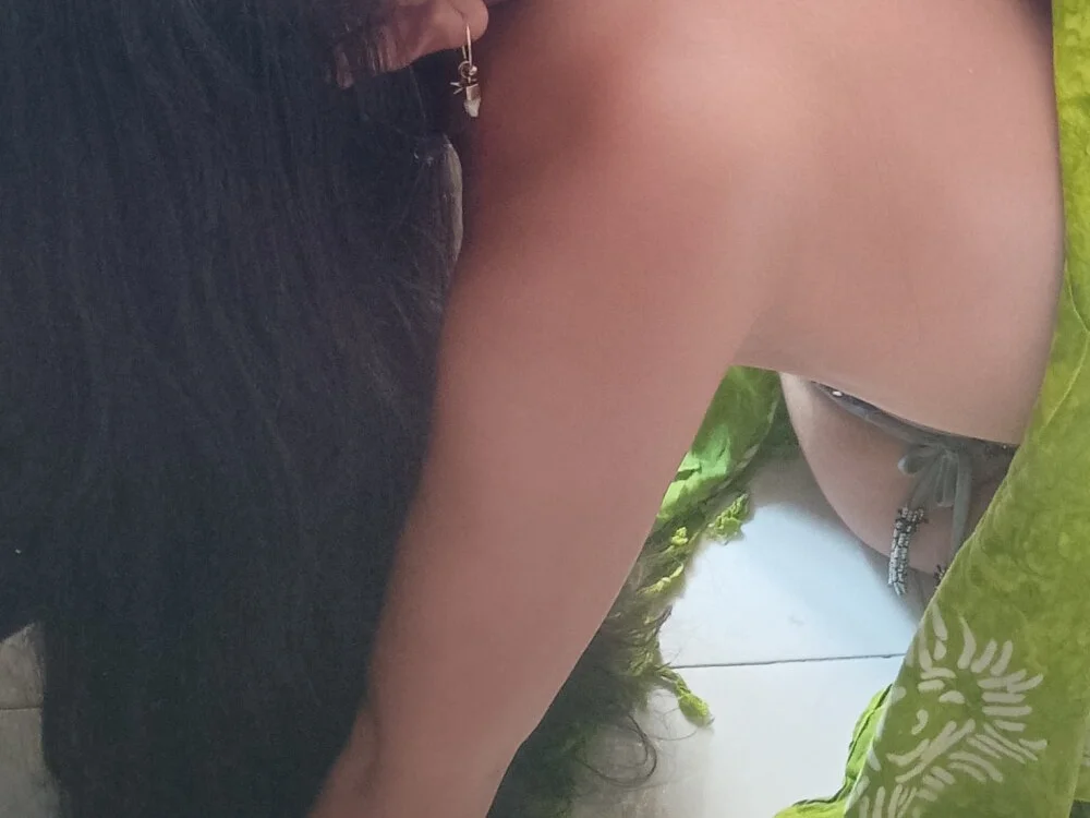 zafiro_rouse_'s Live XXX Chat