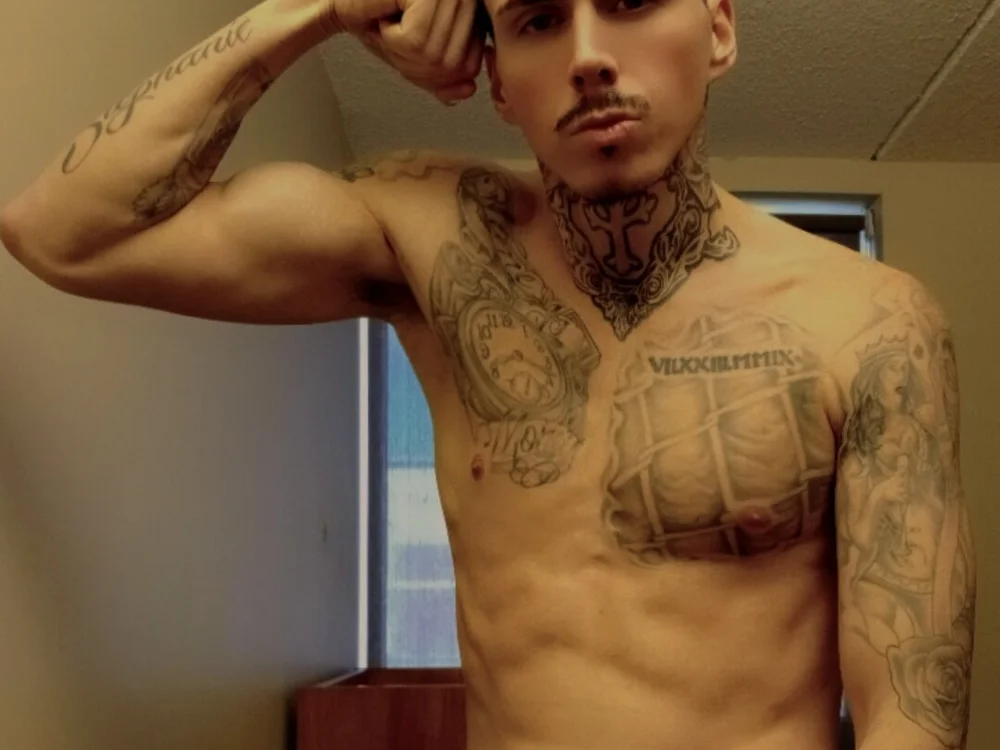 convictedfelonpornstar's Offline XXX Chat