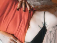 Madame_Opale's Offline XXX Chat