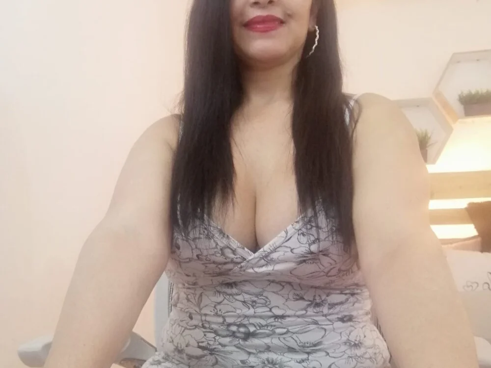 Sarah_teiku's Offline XXX Chat